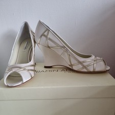 New BENJAMIN ADAMS Ivory