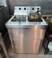 PARRY Twin Pan High power Electric Fryer.  2 X 6kw ,2 X 9 Ltrs Oil EXCELLENT 