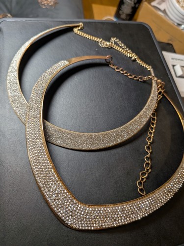 Two statement gold tone - two, torque