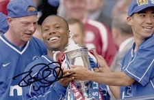 Modern HAND SIGNED 6x4 Photo 