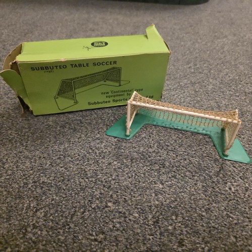 Boxed 1970s subbuteo set 122 - 1970s, c.122