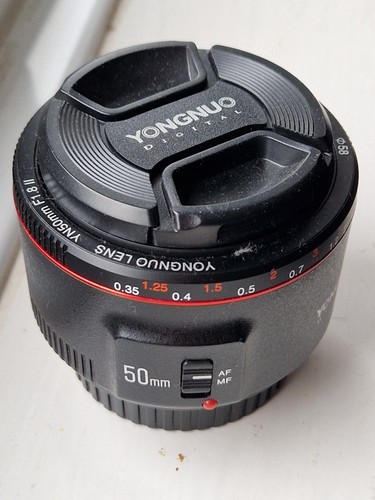 Yongnuo yn50mm prime lens - f1.8,