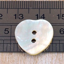 Heart buttons Mother of Pearl
