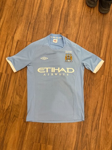 Manchester city 2010 - 2010/11, umbro