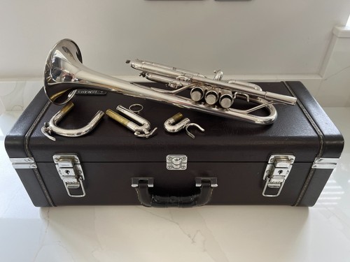 Yamaha ytr 6610s trumpet - d, eb