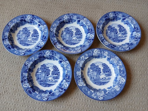 Vintage blue white bowls x - blue,