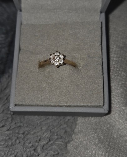 9ct gold stone diamond - 9ct, 7