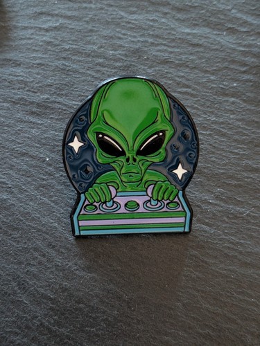 Green alien arcade - alien,