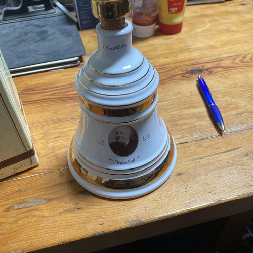 Wade porcelain bells whiskey - wade,