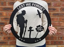 LEST WE FORGET War Memorial Metal Wall Art Plaque, Garden Ornament  Metal Art