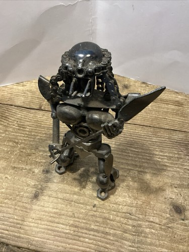 Predator robot art - robot,