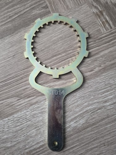 Clutch removal tool basket - removal,