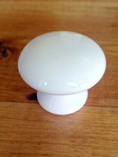 20 x White Quality Porcelain/Ceramic Door/Draw Knobs. New individually packed