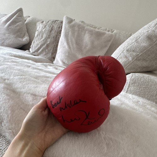 Lonsdale red boxing gloves - boxing,