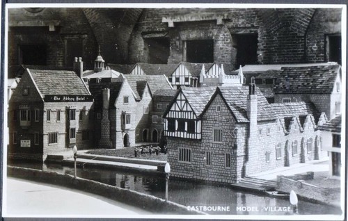 Eastbourne model village - model,