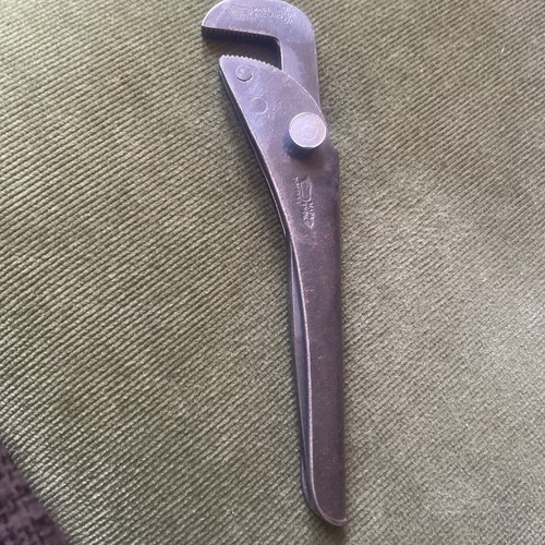 Vintage footprint 698 pipe - 7",