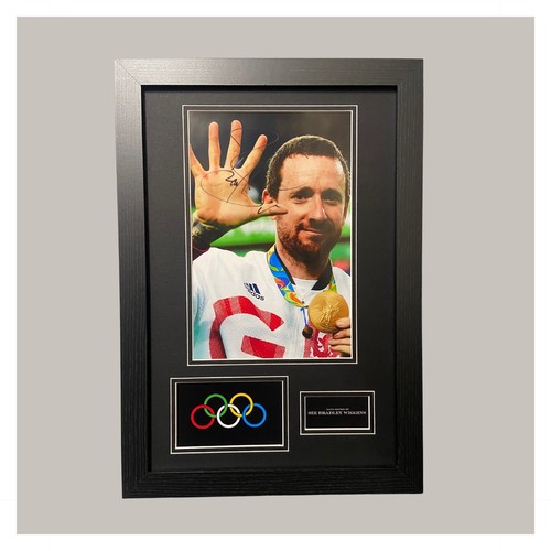 Hand singed bradley wiggins - hand,