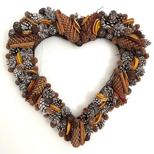 Gorgeous christmassy cone - gorgeous,