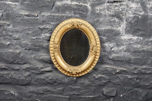 Small antique gilt gesso - gilt,