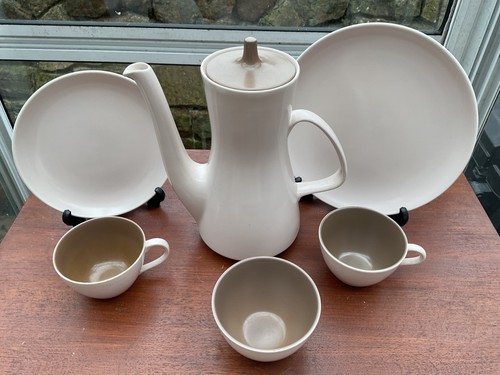 Poole pottery twintone - pottery,