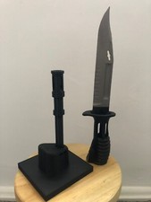 Support display stand for Sa80 A2 L85 bayo.