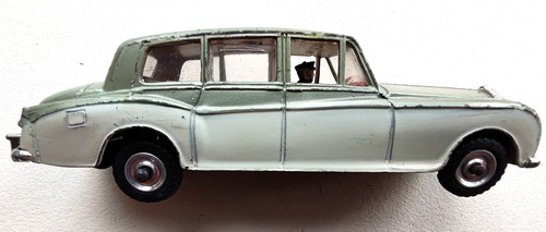Dinky rolls royce phantom - rolls,