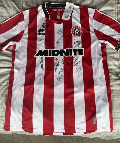 Sheffield united signed - signed, shirt