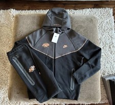 Nike Syna Tech Fleece Central