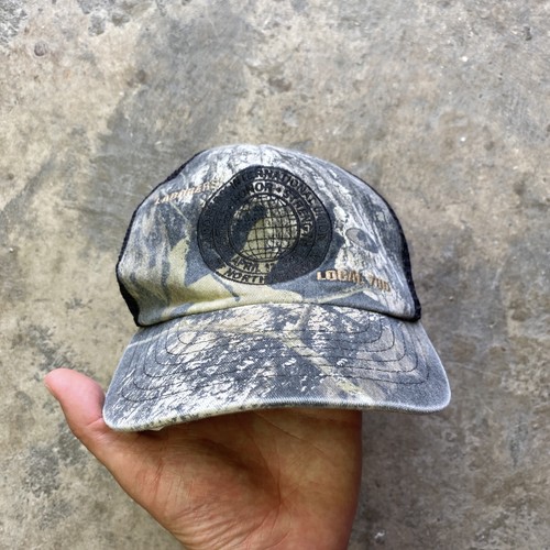 Real tree and - tree, trucker
