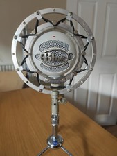 Blue Snowball USB Microphone White With Ringer Shock mount