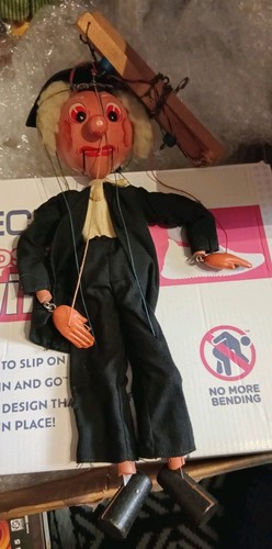 School teacher pelham puppet - pelham,