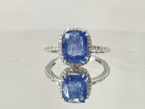 Beautiful 23ct natural - 3.23ct,