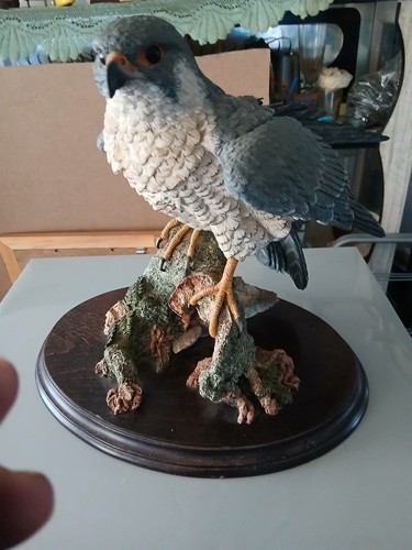 Falcon inches high - falcon, 15