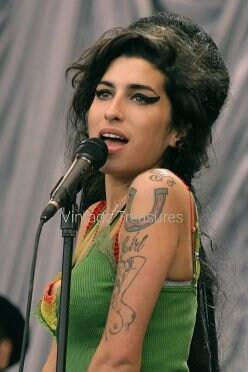 Amy winehouse green - a,
