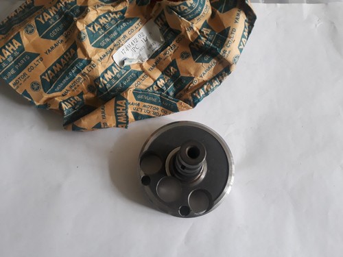 Genuine yamaha left crankshaft - genuine,