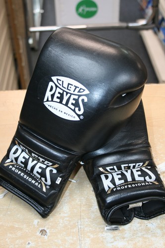 Cleto reyes 16oz boxing - cleto,