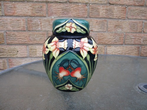 Moorcroft carousel pattern - moorcroft,
