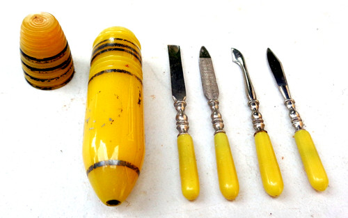 Vintage 1940 bakelite - 1940’s,