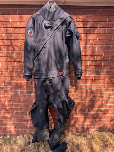 Santi men scuba diving - scuba,