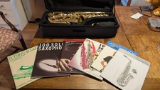 Alto saxophone and accessories - complete beginners set