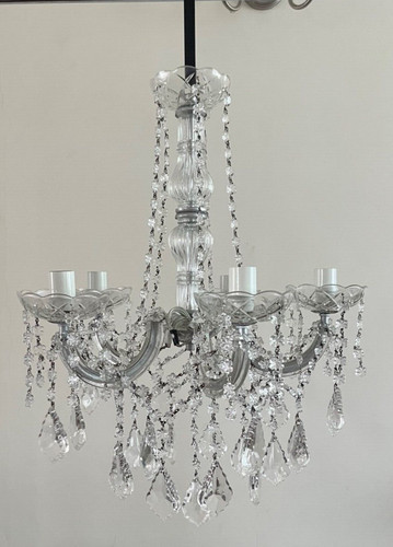 Stunning crystal chandelier - stunning,