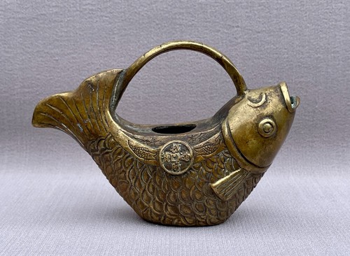 Antique chinese bronze - bronze, fish