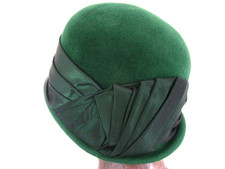 1920s /30s STYLE GREEN FELT