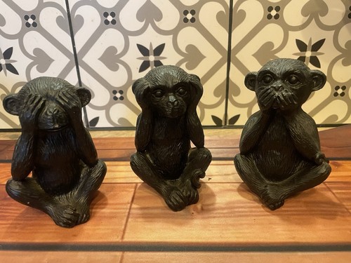 Three wise monkey figurines - wise,