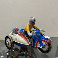 VINTAGE TIN LITHO WIND UP