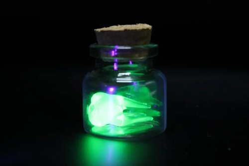Mini uranium glass tooth - mini, in