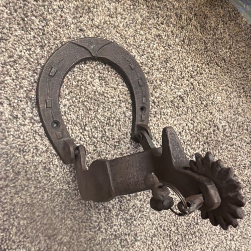 Vintage old western metal - vintage,