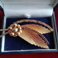 Vintage 1960's Gold Tone Leaves Berries Purple Lilac Glass Paste Stones Brooch