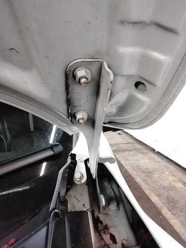Bonnet hinge nissan juke - lh,