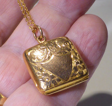 9ct Gold Locket Necklace UK